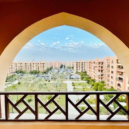 Luxurious 3 Bedroom Rustic Apartment Overlooking Huge Garden - For Families And Couples El El Cairo Exterior foto