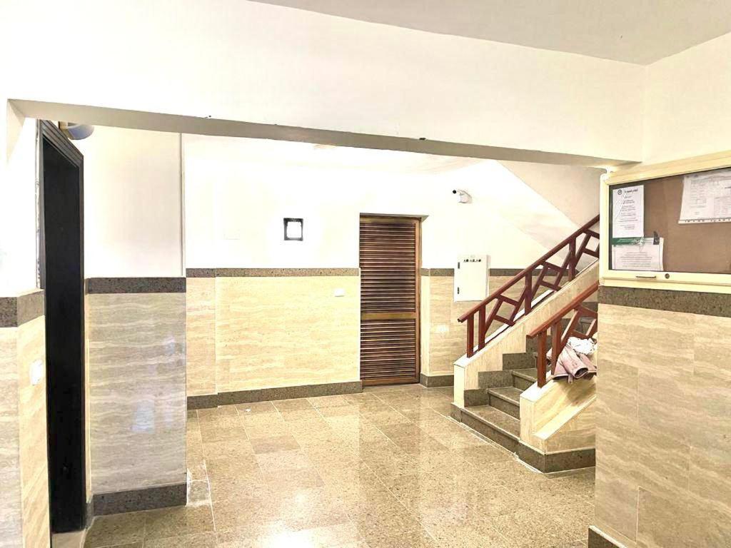 Luxurious 3 Bedroom Rustic Apartment Overlooking Huge Garden - For Families And Couples El El Cairo Exterior foto