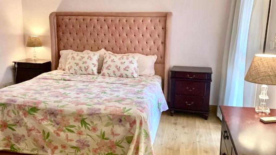 Luxurious 3 Bedroom Rustic Apartment Overlooking Huge Garden - For Families And Couples El El Cairo Exterior foto