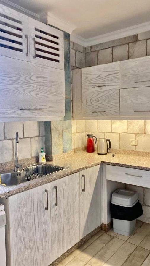 Luxurious 3 Bedroom Rustic Apartment Overlooking Huge Garden - For Families And Couples El El Cairo Exterior foto