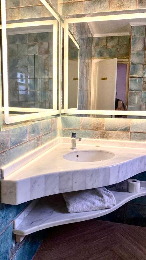 Luxurious 3 Bedroom Rustic Apartment Overlooking Huge Garden - For Families And Couples El El Cairo Exterior foto