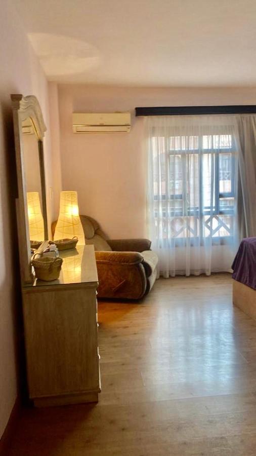 Luxurious 3 Bedroom Rustic Apartment Overlooking Huge Garden - For Families And Couples El El Cairo Exterior foto