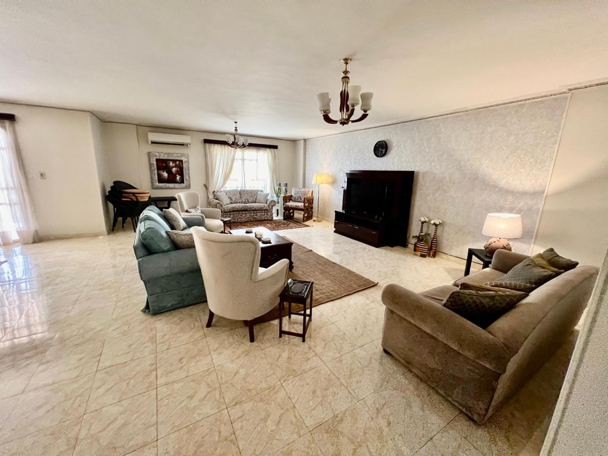 Luxurious 3 Bedroom Rustic Apartment Overlooking Huge Garden - For Families And Couples El El Cairo Exterior foto
